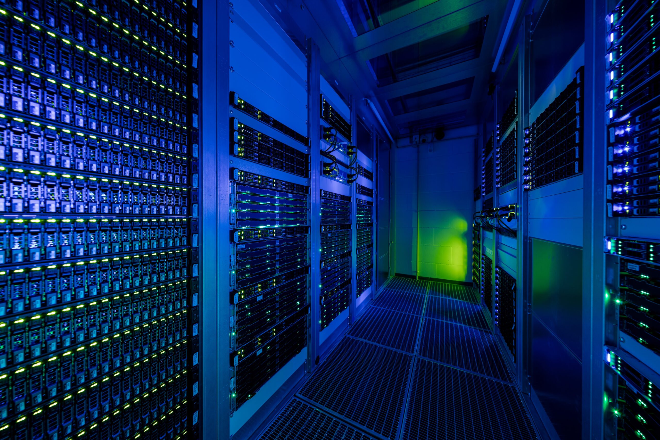 IONOS data center server room 1 scaled 1
